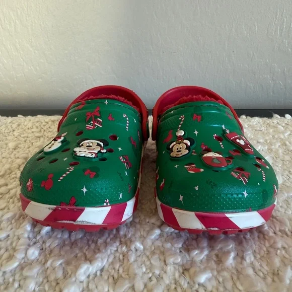 Kids Crocs with Holiday Disney Design - Picture 4 of 5